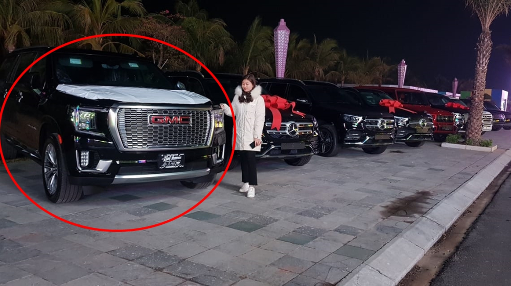 gã khổng lồ GMC Yukon XL Denali cũng được đại gia Quảng Ninh chốt giao dịch trong lô xe hàng trăm tỷ đồng