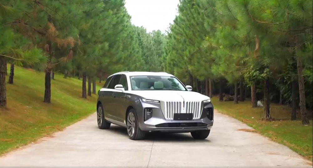 Hongqi E-HS9.