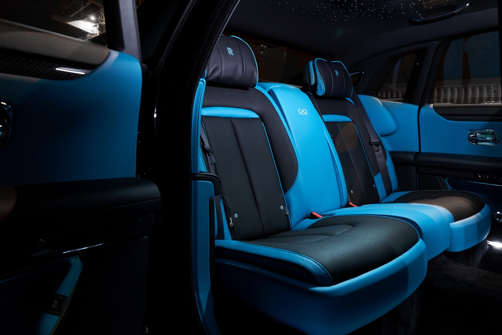Nội thất xe Rolls-Royce Ghost Black Badge 2022