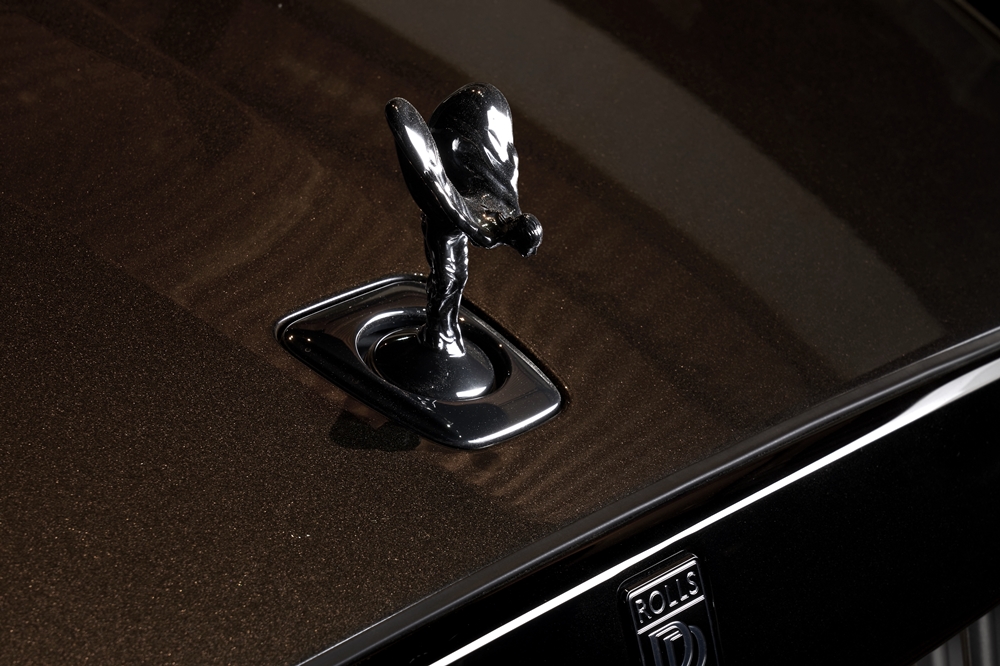 C&aacute;c chi tiết tr&ecirc;n xe Rolls-Royce Ghost Black Badge sẽ được sơn đen