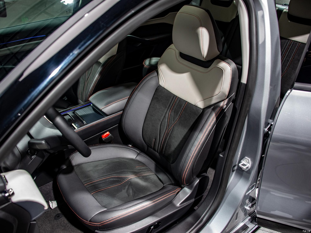 Ghế trước của Ford Mondeo 2022