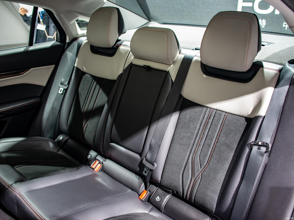 Ghế sau của Ford Mondeo 2022