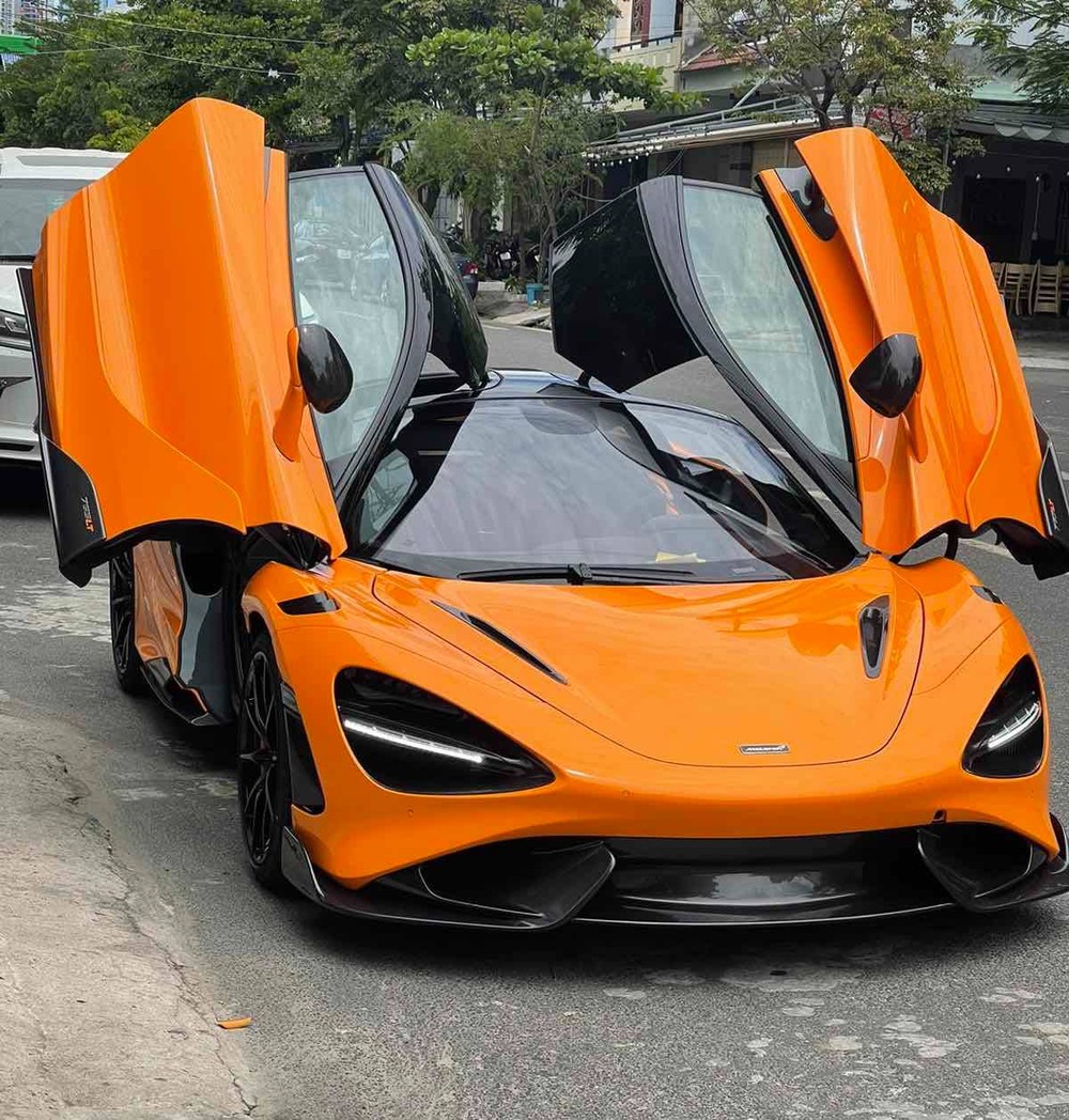 C&ograve;n đ&acirc;y l&agrave; McLaren 765LT xịn