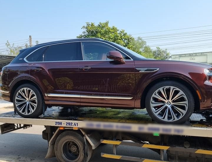 Xe mang ngoại thất m&agrave;u đỏ
