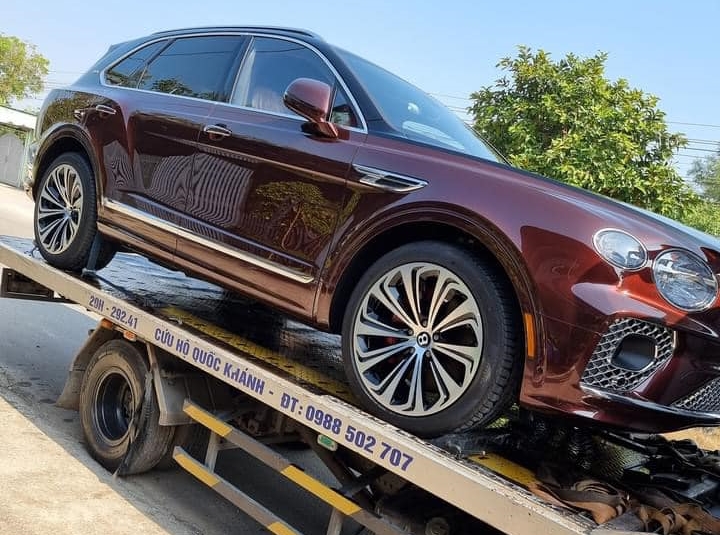 Bentley Bentayga V8 bản n&acirc;ng cấp đầu ti&ecirc;n về B&igrave;nh Dương, gi&aacute; hơn 21 tỷ đồng