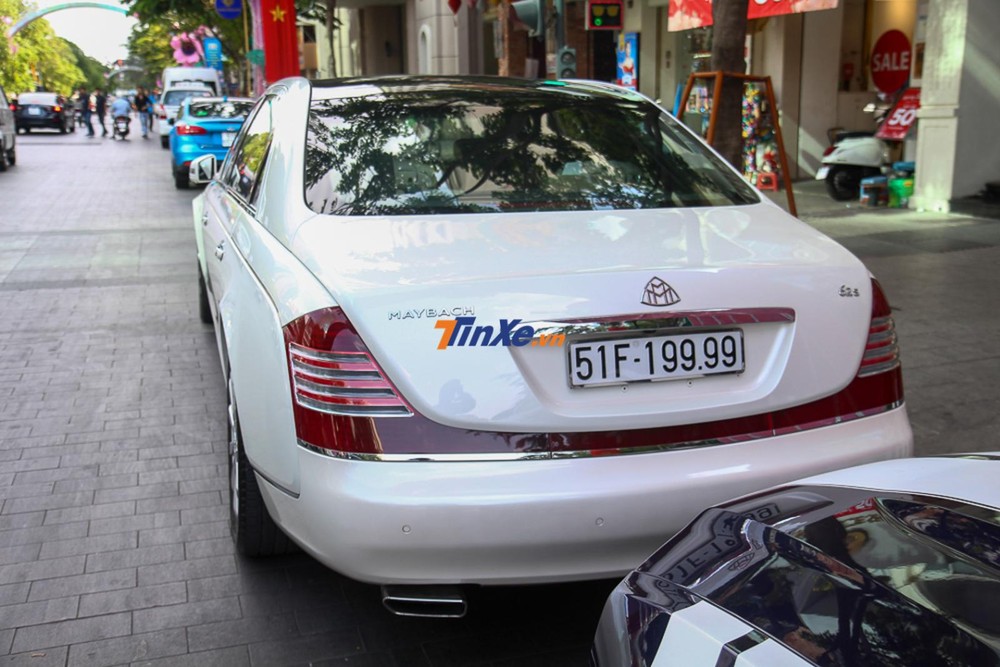 Ước t&iacute;nh bộ sưu tập xe Maybach 62S của doanh nh&acirc;n S&agrave;i th&agrave;nh c&oacute; gi&aacute; tr&ecirc;n 60 tỷ đồng