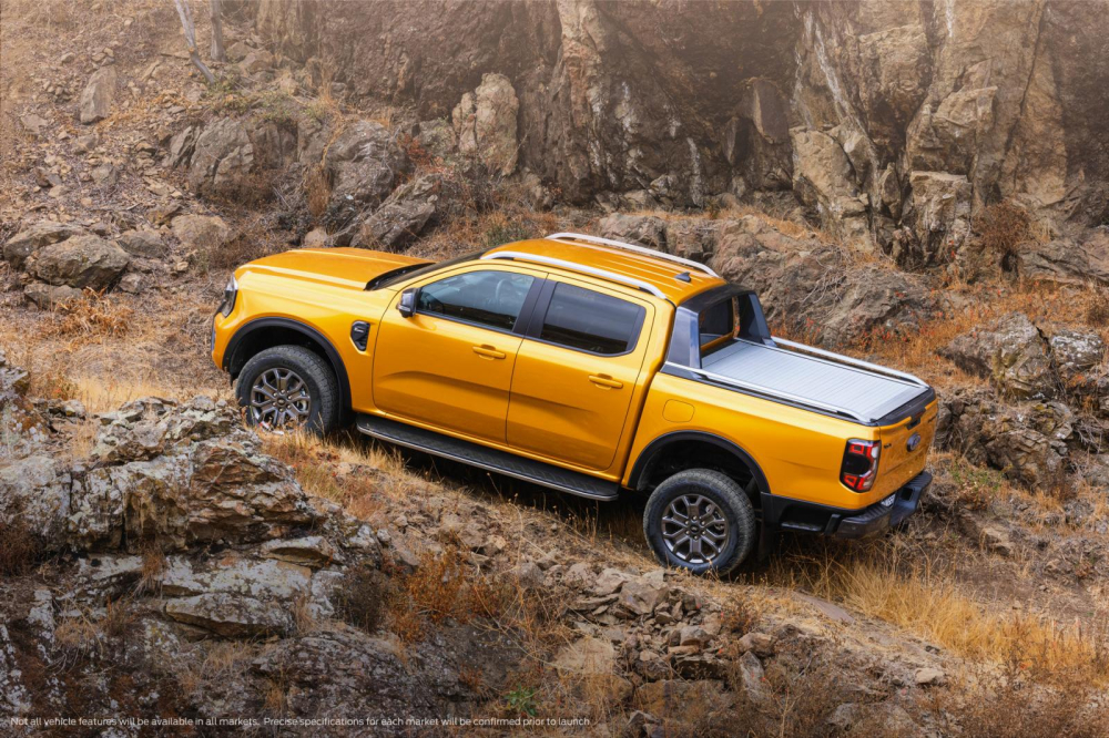 Nắp thùng sau dạng cuộn chỉnh điện của Ford Ranger 2022 Nắp thùng sau dạng cuộn chỉnh điện của Ford Ranger 2022
