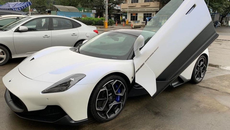 Maserati MC20 thứ 2 về nước