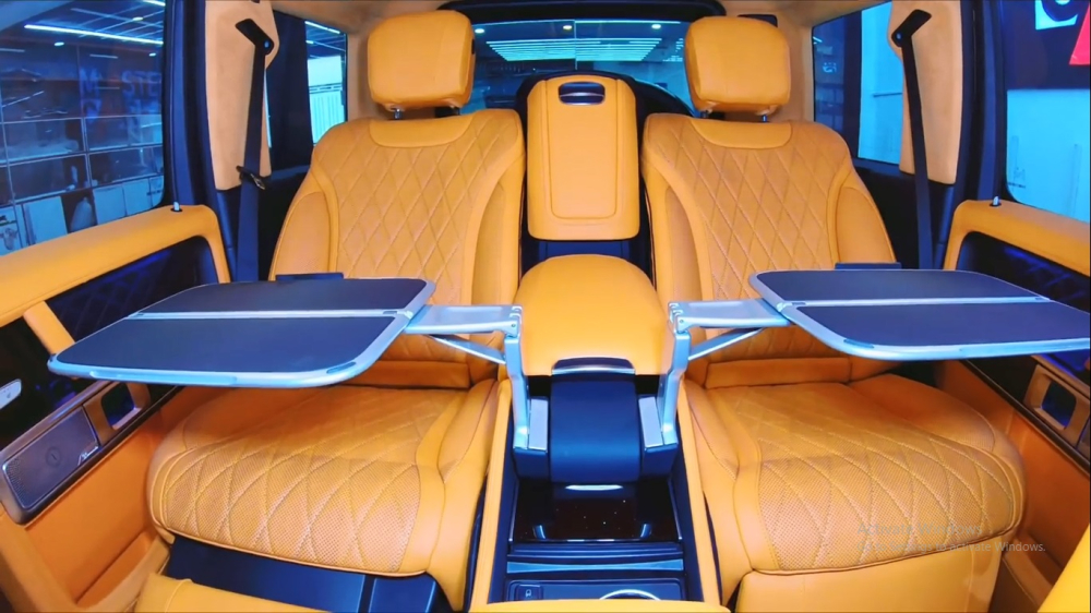 Các trang bị cho hàng ghế phía sau như Mercedes-Maybach Các trang bị cho hàng ghế phía sau như Mercedes-Maybach