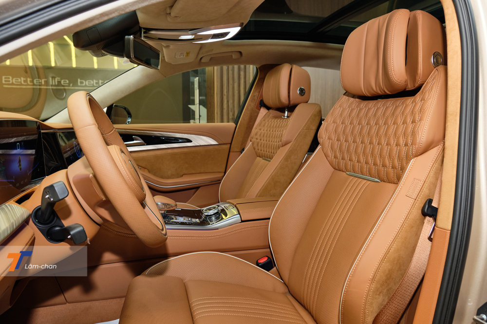 Hàng ghế đầu của Hongqi H9. Hàng ghế đầu của Hongqi H9.