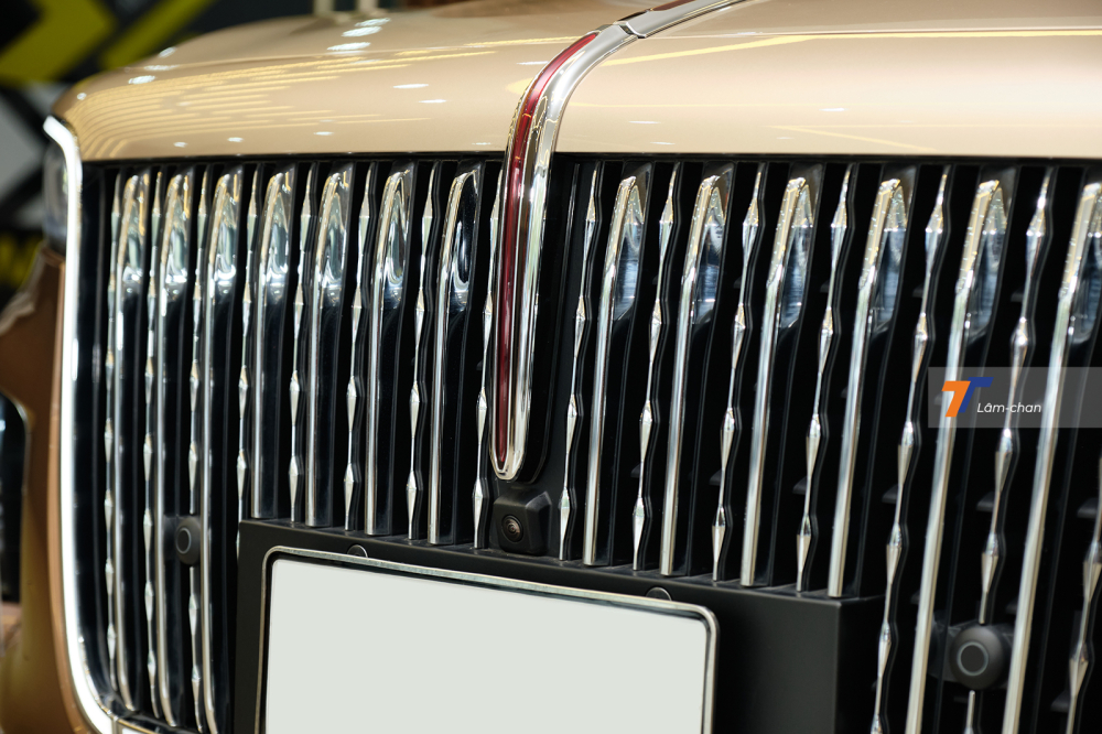 Cận cảnh lưới tản nhiệt của Hongqi H9. Cận cảnh lưới tản nhiệt của Hongqi H9.