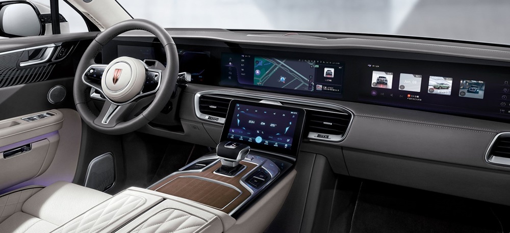 Hồng Kỳ E-HS9 được trang bị đến 8 m&agrave;n h&igrave;nh.