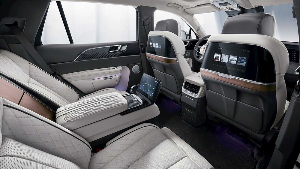 Hệ thống giải tr&iacute; ph&iacute;a sau cho h&agrave;nh kh&aacute;ch.