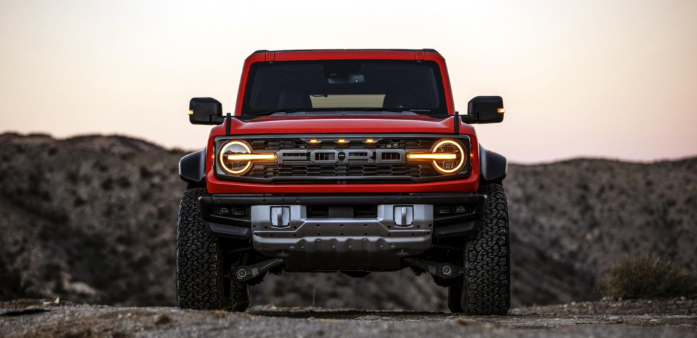 Ford Bronco Raptor 2022 được trang bị lưới tản nhiệt và hệ thống đèn trước riêng Ford Bronco Raptor 2022 được trang bị lưới tản nhiệt và hệ thống đèn trước riêng