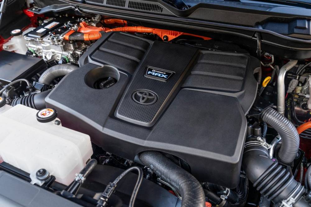 Toyota Sequoia 2022 d&ugrave;ng động cơ mạnh mẽ hơn