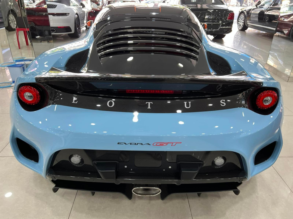Thiết kế đu&ocirc;i xe Lotus Evora GT