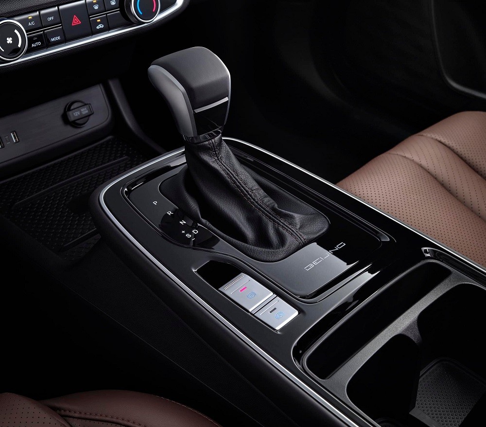 Beijing U5 Plus d&ugrave;ng động cơ 1.5L v&agrave; hộp số CVT