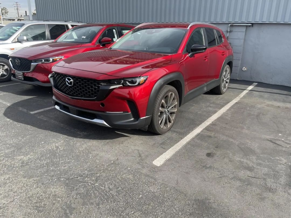 Ngắm hình ảnh bằng xương, bằng thịt Mazda CX-50 2022 bên cạnh người anh em CX-5