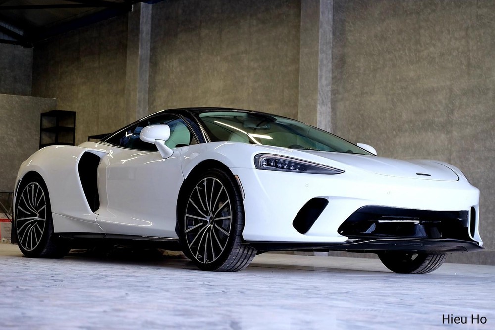 Siêu xe McLaren GT ở Cần Thơ có màu trắng Siêu xe McLaren GT ở Cần Thơ có màu trắng