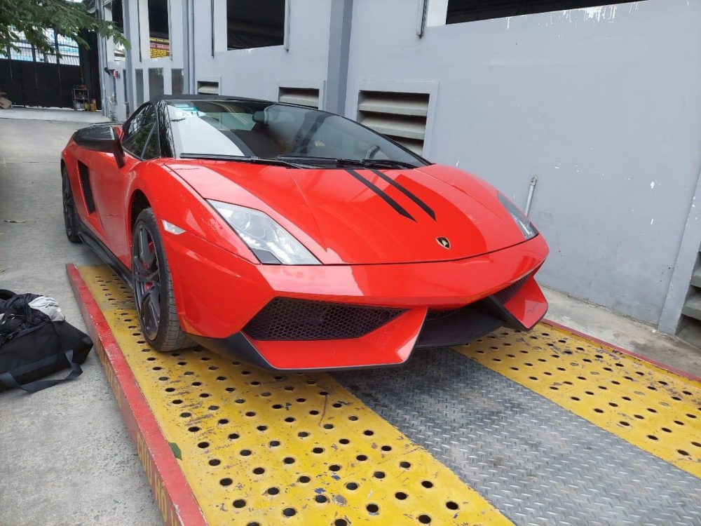 Diện mạo si&ecirc;u xe Lamborghini Gallardo LP570-4 Spyder Performante mới v&agrave;o Việt Nam
