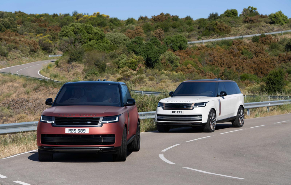Range Rover SV LWB ch&iacute;nh thức c&oacute; gi&aacute; b&aacute;n tại Việt Nam, khởi điểm từ 23,859 tỉ đồng.