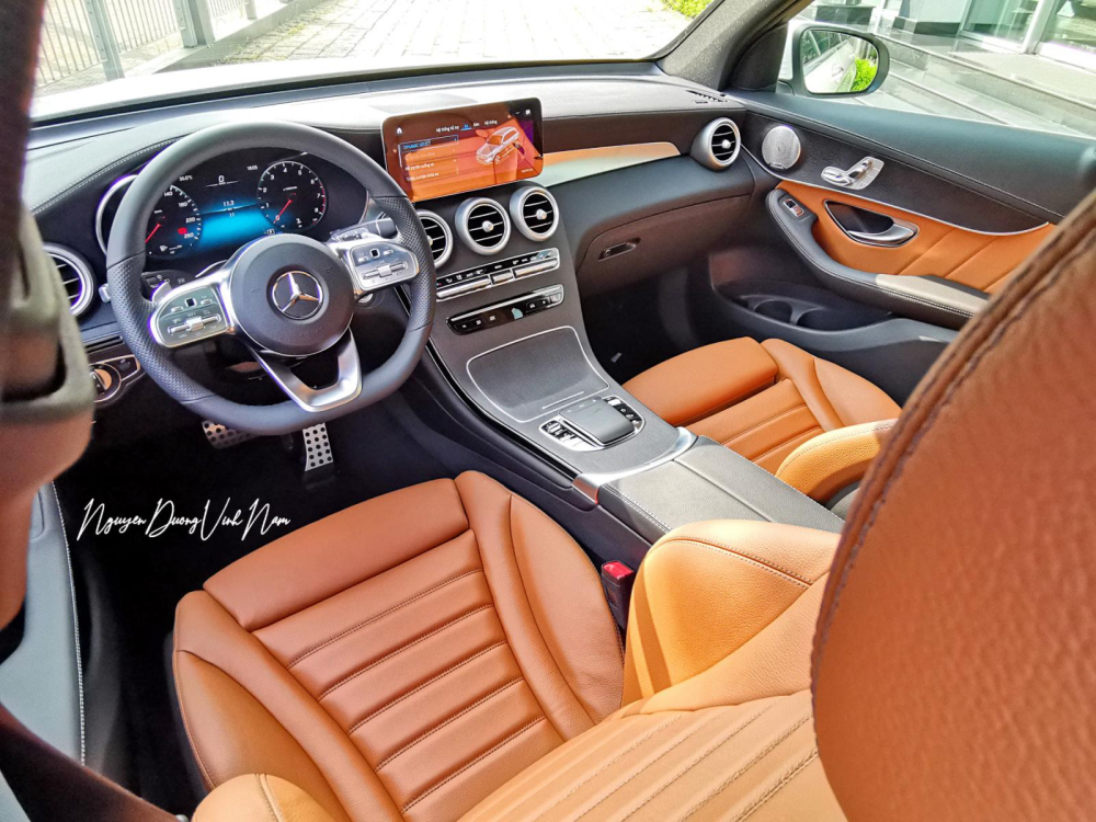 Nội thất của Mercedes-Benz GLC 300 4Matic 2022.