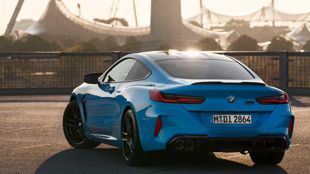 BMW M8 Competition 2023 được trang bị động cơ mạnh mẽ