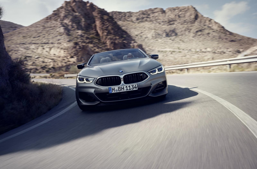 BMW 8-Series 2023 được cải tiến nhẹ ở đầu xe