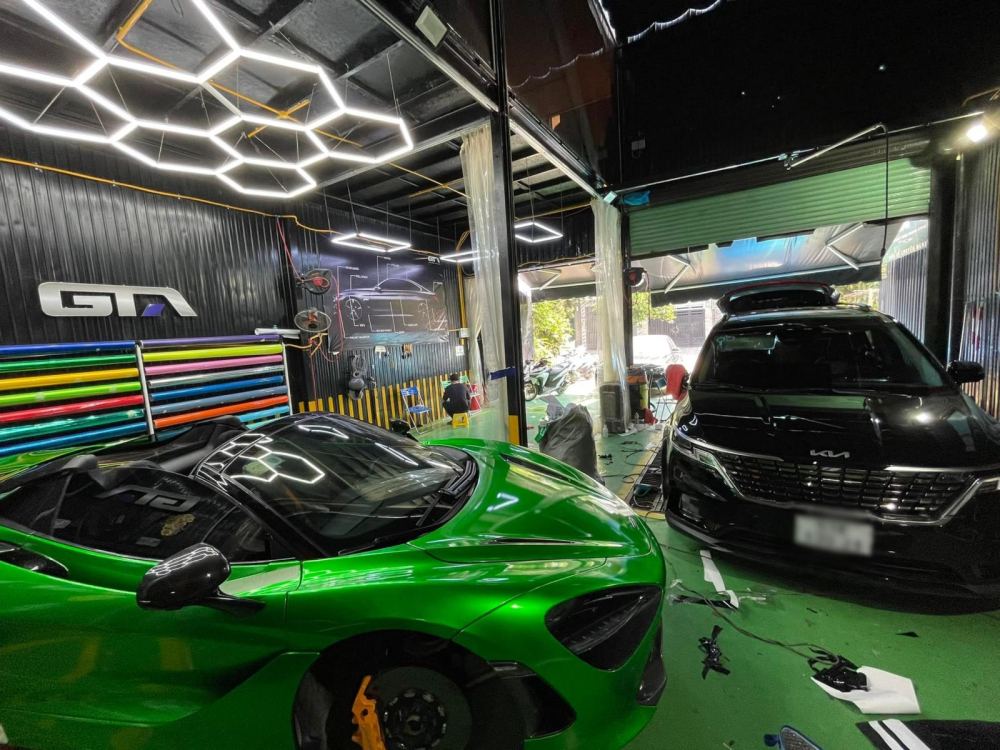 Chiếc si&ecirc;u xe McLaren 720S Spider vừa l&ecirc;n &aacute;o mới để đ&oacute;n Tết Nguy&ecirc;n đ&aacute;n