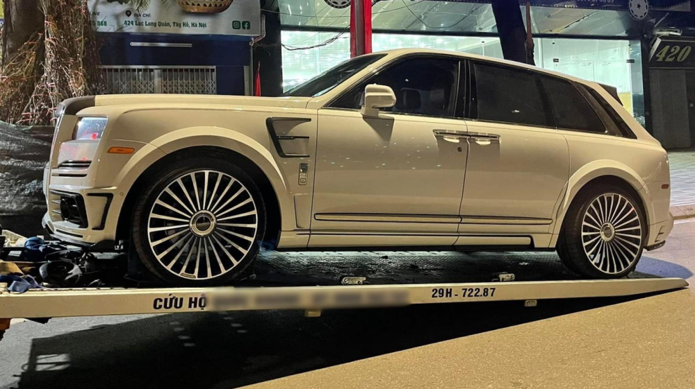 Rolls-Royce Cullinan độ Mansory duy nhất Việt Nam lên chuyến xe cận Tết về Hà Nội du Xuân Rolls-Royce Cullinan độ Mansory duy nhất Việt Nam lên chuyến xe cận Tết về Hà Nội du Xuân