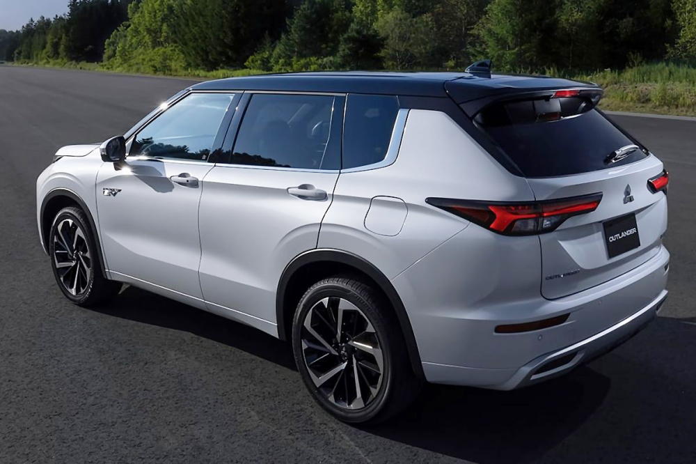 Khách đặt mua Mitsubishi Outlander PHEV 2022 sẽ phải chờ đến 5 tháng