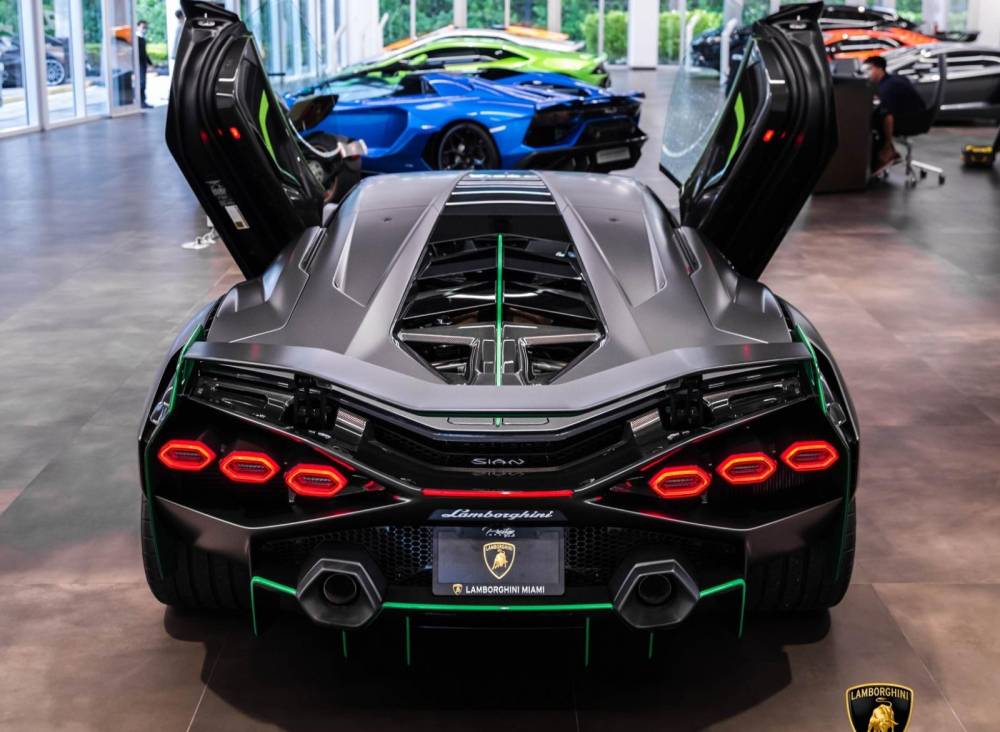 Thiết kế phía sau đuôi xe Lamborghini Sian