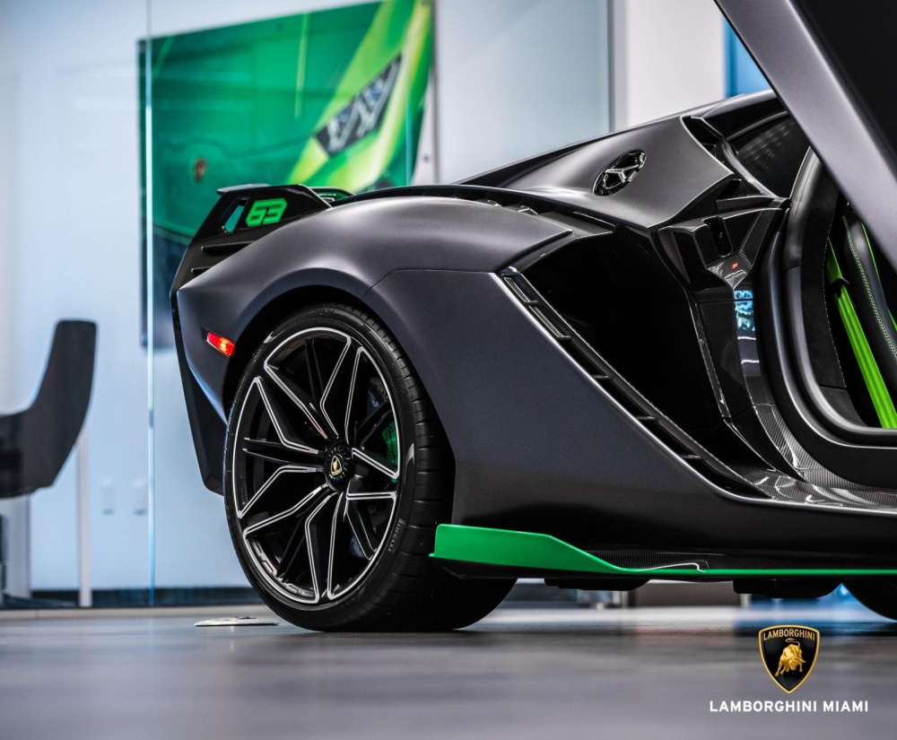Chỉ có 63 chiếc Lamborghini Sian được sản xuất