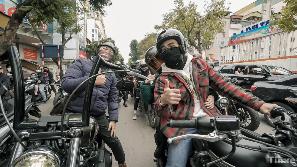 Niềm vui trong ngày đầu xuân năm mới luôn thường trực trên các biker Hà Nội