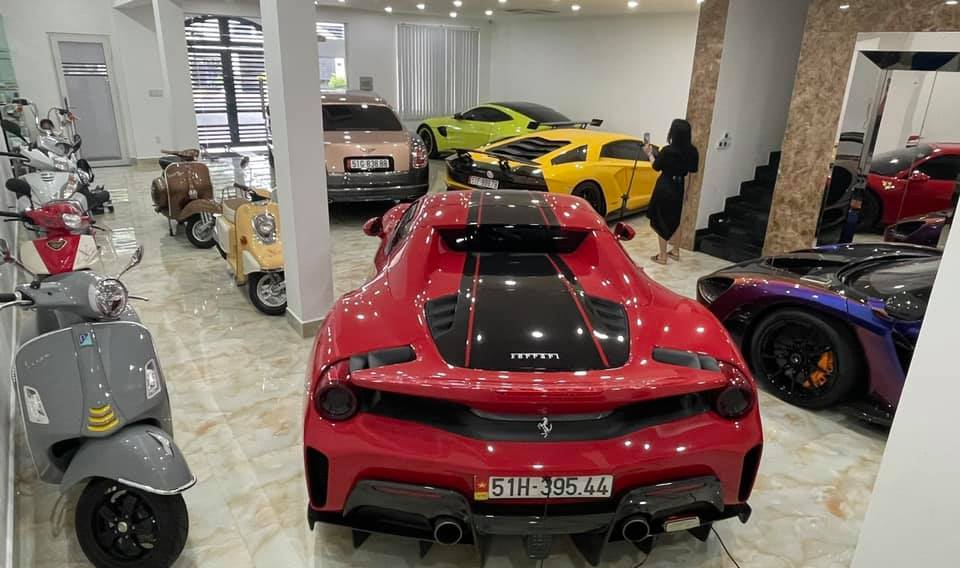 Một phần bộ sưu tập xe của Hoàng Kim Khánh lúc Koenigsegg Regera chưa về