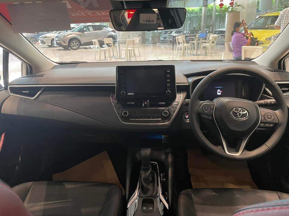 Nội thất bên trong Toyota Corolla Altis GR Sport 2022
