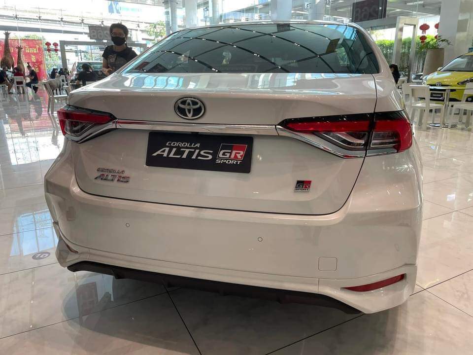 Thiết kế đằng sau của Toyota Corolla Altis GR Sport 2022
