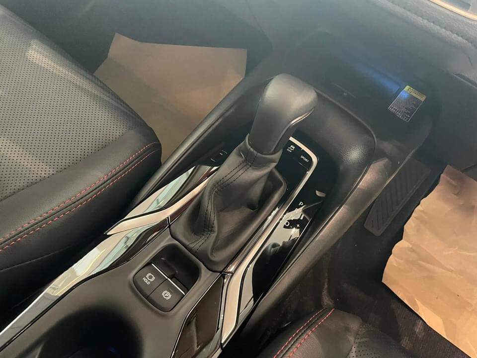Toyota Corolla Altis GR Sport 2022 dùng cả động cơ xăng thông thường và hệ truyền động hybrid