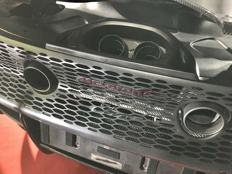 McLaren Elva được trang bị động cơ V8 mạnh mẽ