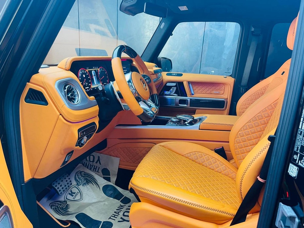 Khoang l&aacute;i của xe Brabus 800 Widestar mới về Ph&uacute; Quốc định cư