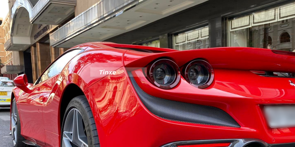 Ferrari F8 Spider cũng quay về thời kỳ đèn hậu đôi
