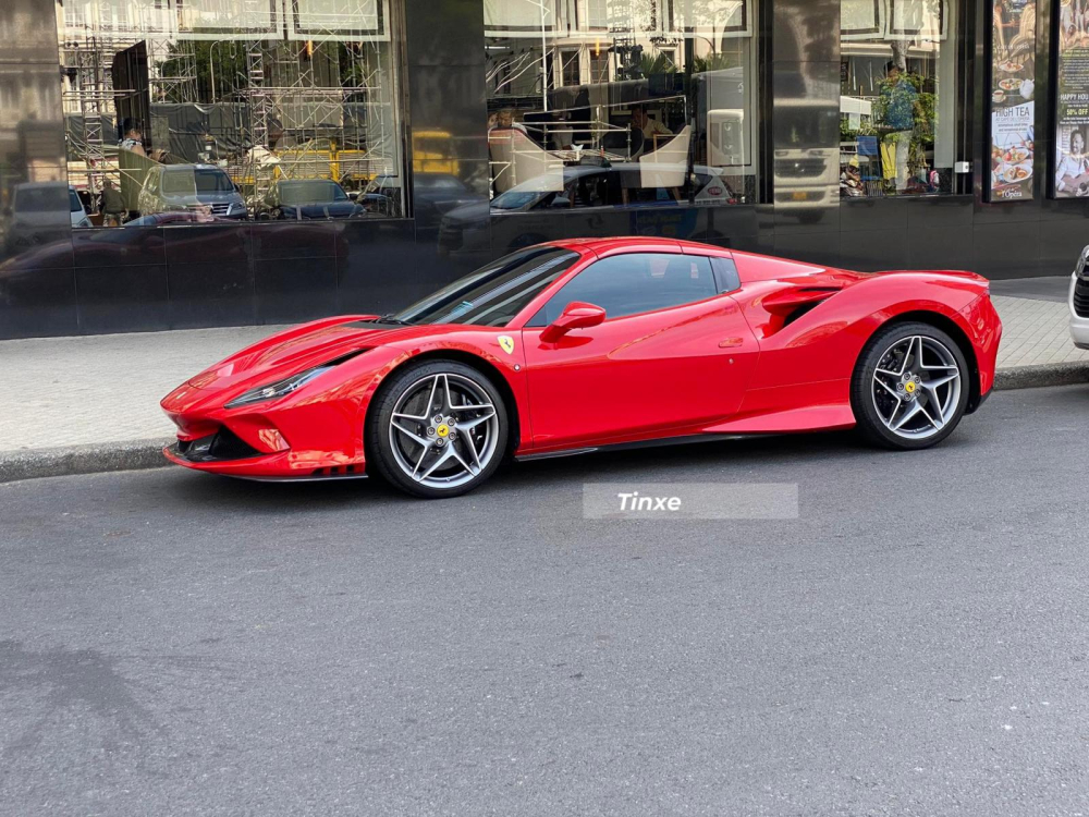 Thiết kế của Ferrari F8 Spider rất lôi cuốn