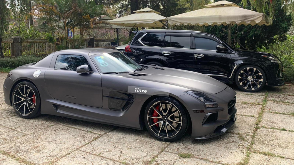 Mercedes-Benz SLS AMG có giá trên 8,5 tỷ đồng lúc về nước gần 10 năm trước Mercedes-Benz SLS AMG có giá trên 8,5 tỷ đồng lúc về nước gần 10 năm trước