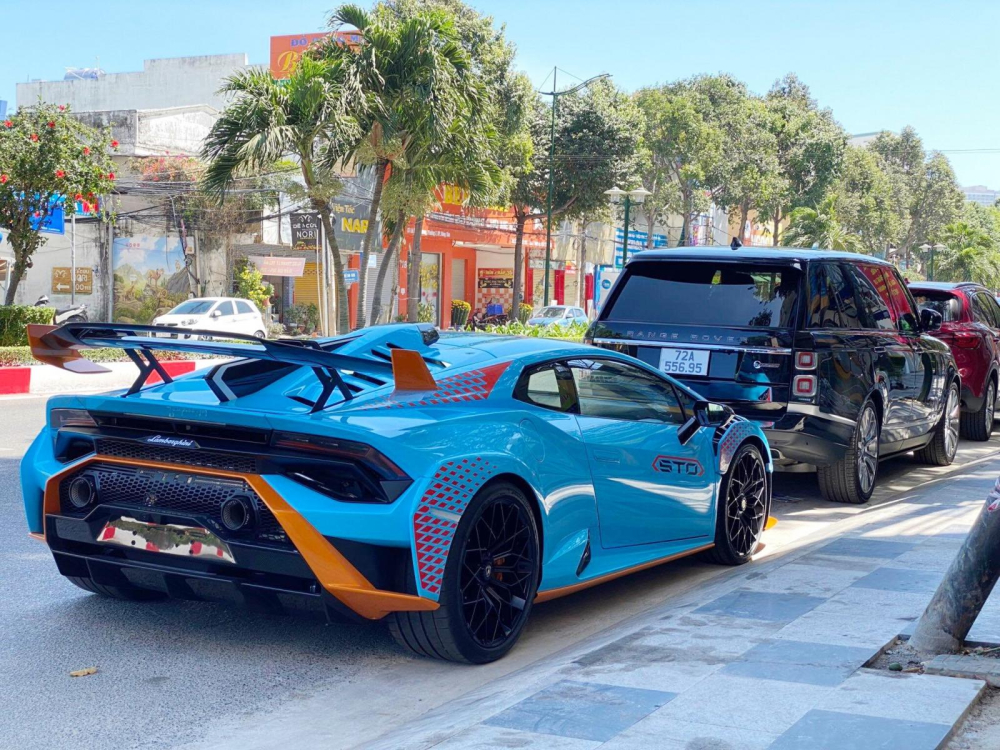 Thiết kế đu&ocirc;i xe Lamborghini Huracan STO
