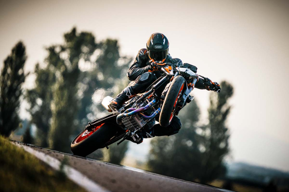 KTM 890 Duke R 2022
