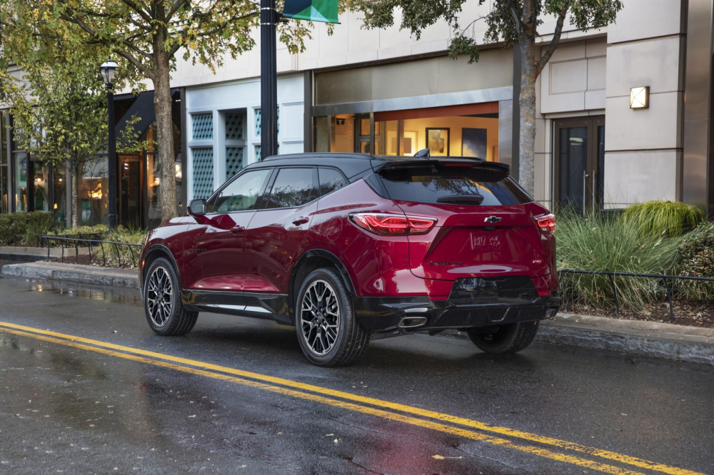 Chevrolet Blazer 2023 được bổ sung cả trang bị an to&agrave;n