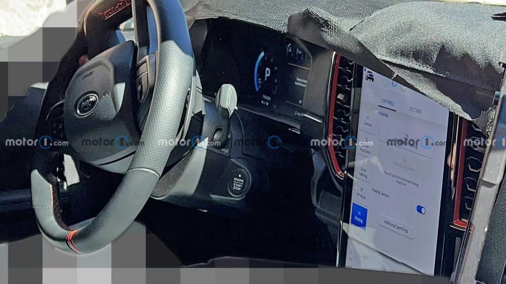 Ford Ranger Raptor 2022 cũng có màn hình trung tâm nằm dọc cỡ lớn