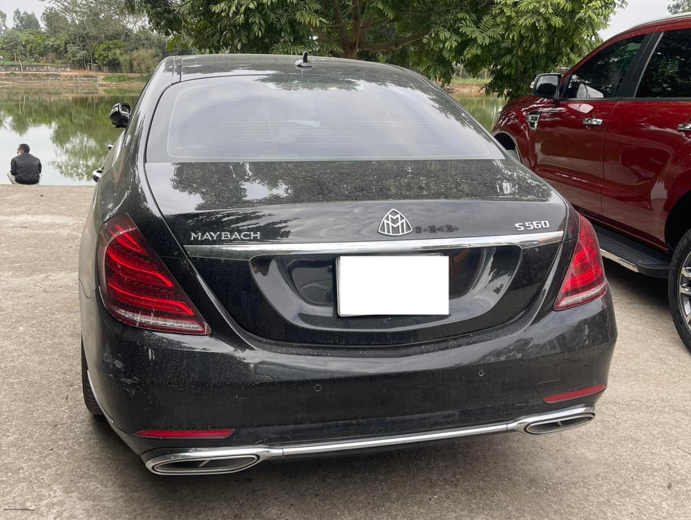 Chiếc xe Mercedes-Benz S-Class gặp nạn ở Hải Dương đ&atilde; được độ bản Maybach