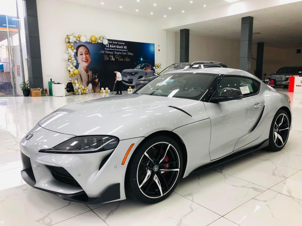 Toyota GR Supra 2020 đầu tiên về Việt Nam có màu bạc