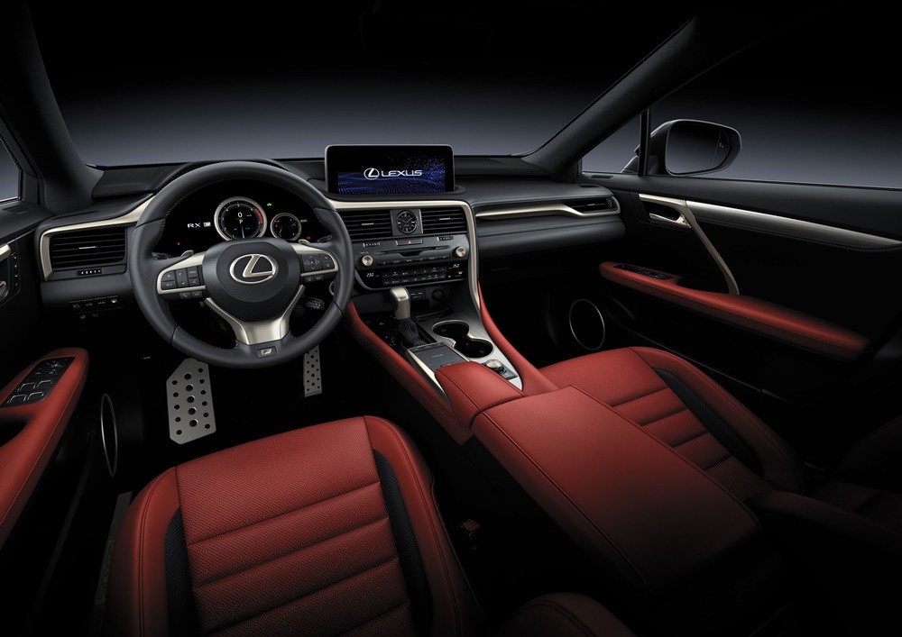 Nội thất sang trọng b&ecirc;n trong xe Lexus RX 300 F SPORT.